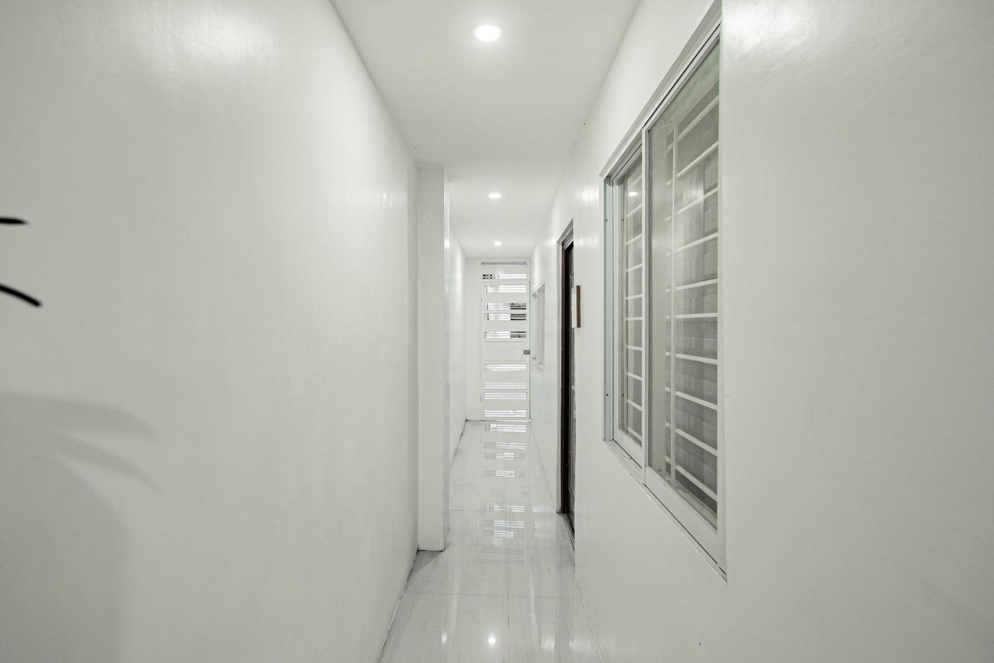 Hotel Oyo 605 The Quarters Manila Exterior foto